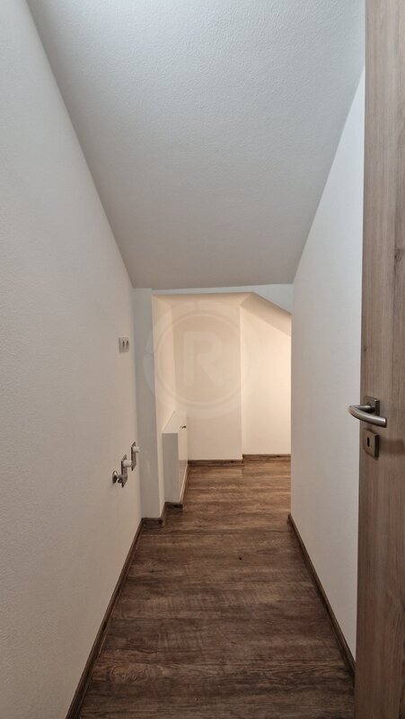 PRONÁJEM NOVÉHO BYTU 2+KK SE ZAHRADOU, PLATANOVÁ, ČB