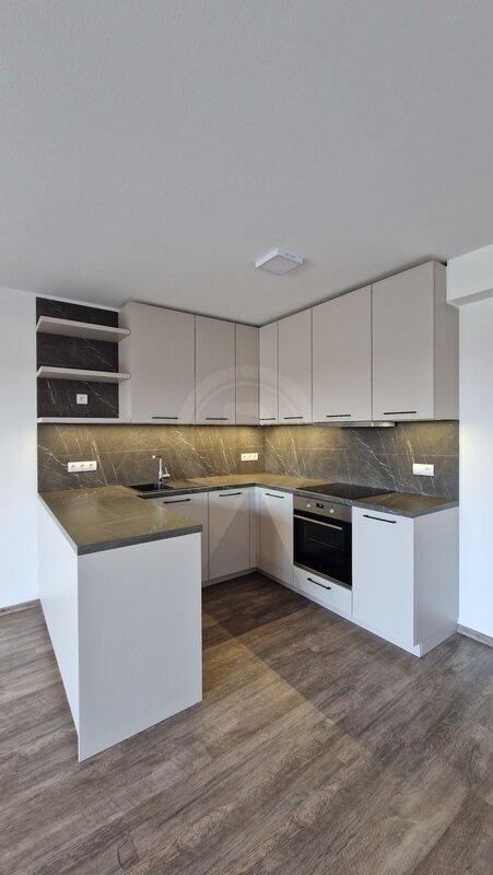 PRONÁJEM NOVÉHO BYTU 2+KK SE ZAHRADOU, PLATANOVÁ, ČB