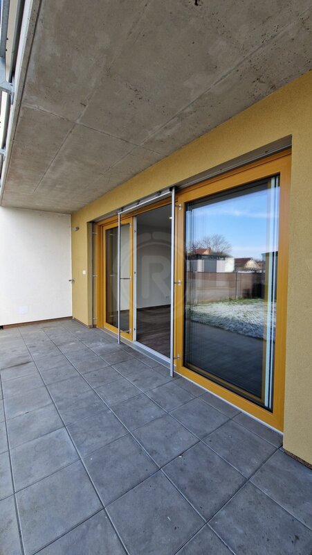 PRONÁJEM NOVÉHO BYTU 2+KK SE ZAHRADOU, PLATANOVÁ, ČB