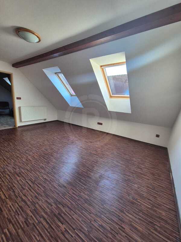 PRONÁJEM MEZONETOVÉHO BYTU 2+KK, STARÉ MĚSTO, NETOLICE