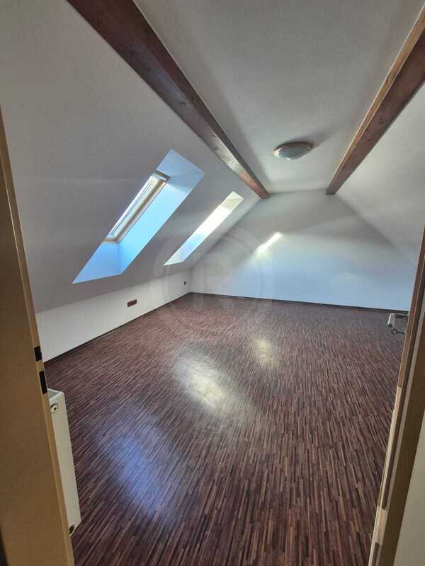 PRONÁJEM MEZONETOVÉHO BYTU 2+KK, STARÉ MĚSTO, NETOLICE