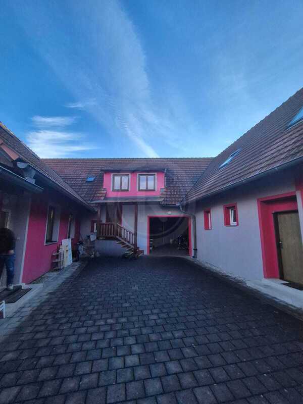 PRONÁJEM MEZONETOVÉHO BYTU 2+KK, STARÉ MĚSTO, NETOLICE