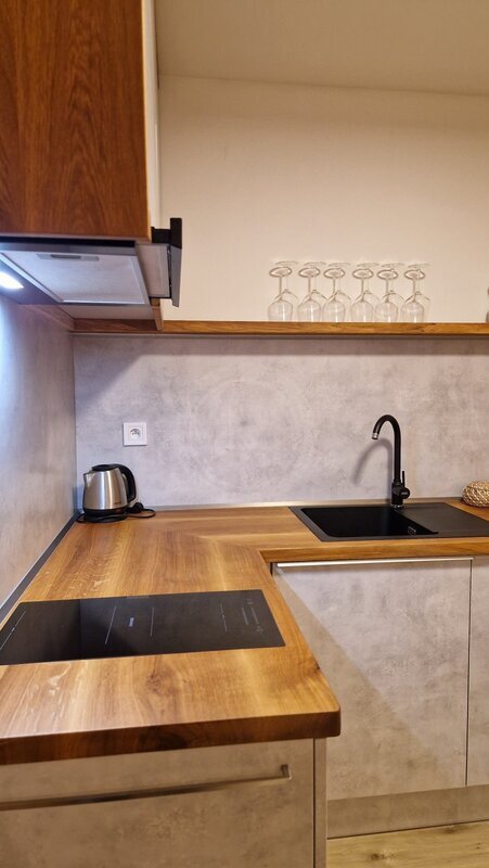 PRODEJ KRÁSNÉHO APARTMÁNU 2+KK, BENEŠOV NAD ČERNOU