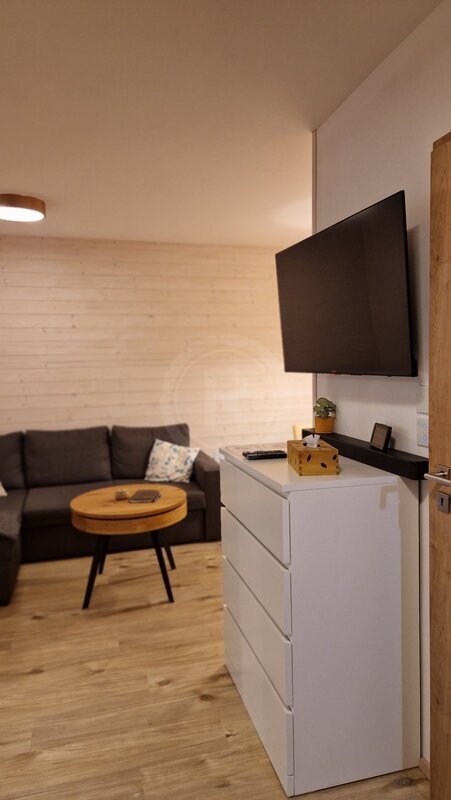 PRODEJ KRÁSNÉHO APARTMÁNU 2+KK, BENEŠOV NAD ČERNOU