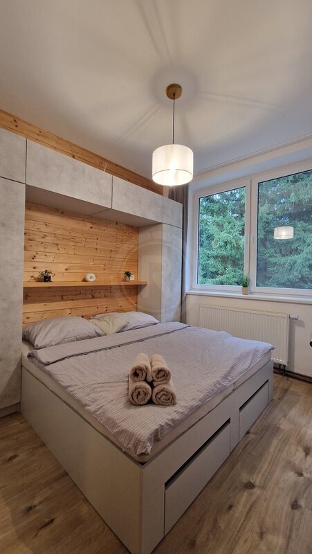 PRODEJ KRÁSNÉHO APARTMÁNU 2+KK, BENEŠOV NAD ČERNOU