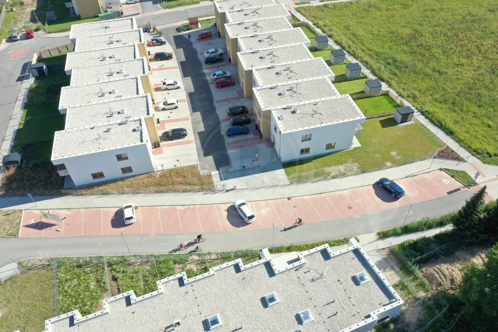PRODEJ VENKOVNÍHO PARK. STÁNÍ Č. 10, MLADÉ, ČESKÉ BUDĚJOVICE