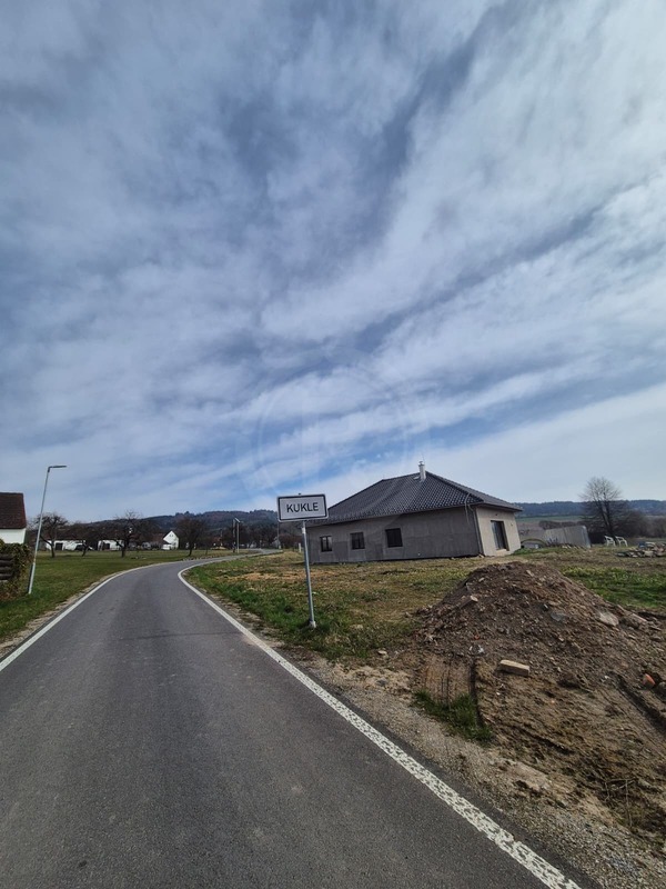 PRODEJ STAVEBNÍ PARCELY, KUKLE, TÁLÍN U PÍSKU