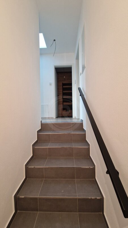 PRONÁJEM NOVÉHO BYTU 3+KK S TERASOU, ŠROUBÁRENSKÁ, ČB